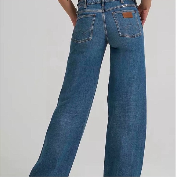 Wrangler Worldwide Wide Leg  Women's High Rise Jeans - Picture 3 of 8